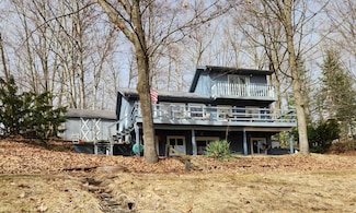 7461 White Birch Dr, Farwell, MI 48622
