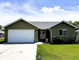 1216 Charles Ave, Worland, WY 82401