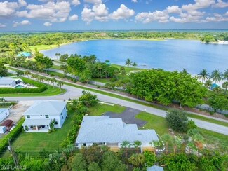 3860 Outer Dr, East Naples, FL 34112