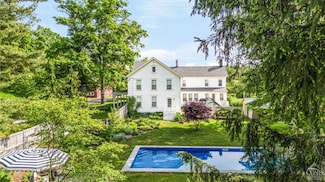 110 Stickle Rd, Hudson, NY 12534