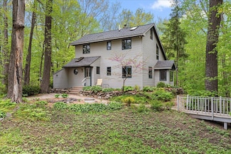 9561 Maple Tree Rd, Kewaskum, WI 53040