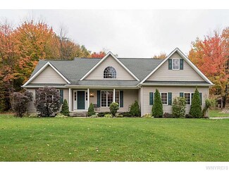 6142 Hillcroft Dr, Boston, NY 14025