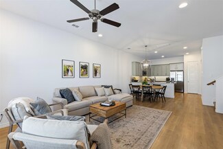 2827 Stanley Ave, Fort Worth, TX 76110