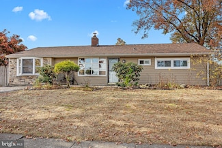 49 Emerald Ln, Levittown, PA 19054