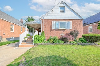 202 Roosevelt Ave, Valley Stream, NY 11581