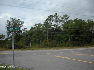700 Dow Rd N, Carolina Beach, NC 28428