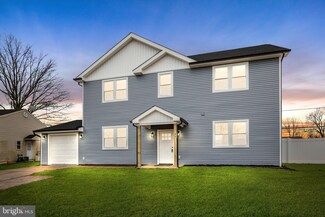 27 Bittersweet Rd, Levittown, PA 19057