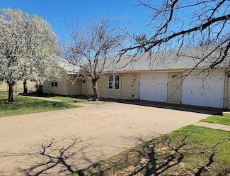 520 N Hudson St, Altus, OK 73521