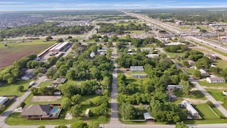 226 Carson St, Red Oak, TX 75154