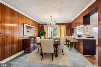 321 S Maple Ave, Purcellville, VA 20132