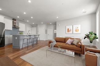 267 Old Colony Ave Unit 306, Boston, MA 02127