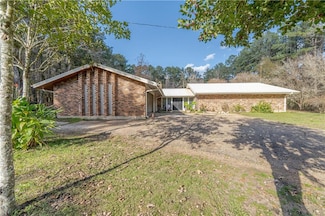4749 Beaver Rd, Oakdale, LA 71463