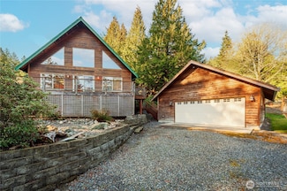 1185 Bay St, Lummi Island, WA 98262