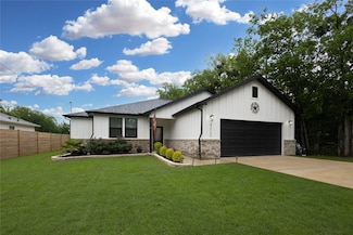 4312 Templeton St, Greenville, TX 75401