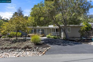 22 Valley View Dr, Orinda, CA 94563