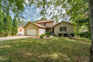 1621 Sunnyslope Dr, Crown Point, IN 46307