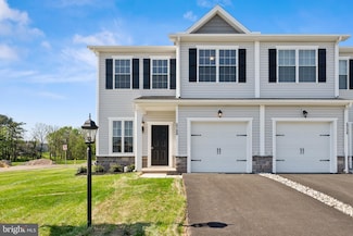 3700 Castle Dr, Dover, PA 17315