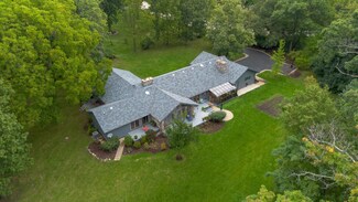 27020 W Ivanhoe Ct, Wauconda, IL 60084