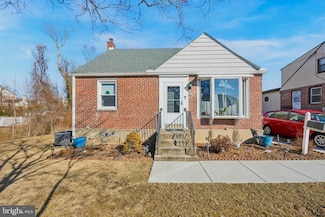 914 Edgewood Ave, Folsom, PA 19033
