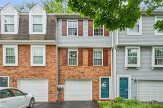 226 Green Ct, Pittsburgh, PA 15234