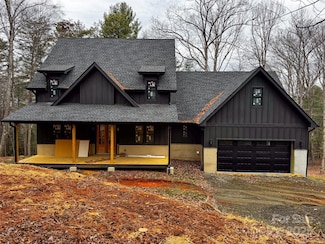 81 Goldenwood Ln, Mills River, NC 28759