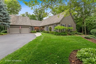 180 Ashington Cir, Lake Bluff, IL 60044