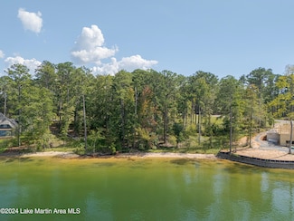 1005 Luannes Way, Alexander City, AL 35010