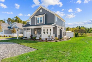 12 Cobblestone Cir, Mashpee, MA 02649