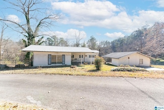 139 Glaze Creek Rd, Bessemer, AL 35023