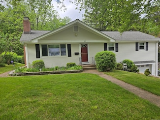 42 Arnott Rd, Manchester, CT 06040
