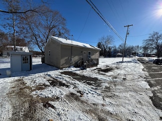 418 S Main St, Leslie, MI 49251