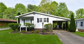27 Cardinal Dr, Hiram, OH 44234