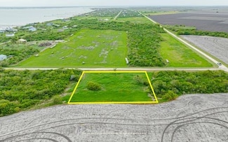 2103 2nd St, Bayside, TX 78340
