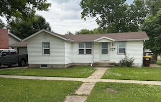 1009 S 4th St, Oregon, IL 61061