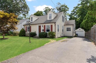 53 Hemlock Ave, Cranston, RI 02910