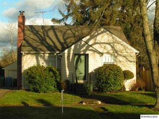 2040 Laurel Ave NE, Salem, OR 97301