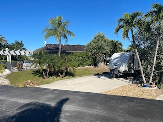 150 Smallwood Dr Unit 61, Chokoloskee, FL 34138