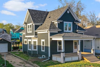 1009 5th St, Fairbury, NE 68352
