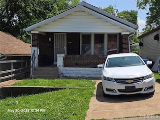 5504 Janet Ave, Saint Louis, MO 63136