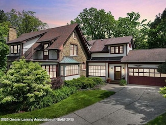 1046 Cresenwood Rd, East Lansing, MI 48823