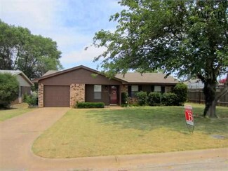 403 W Mesquite St, Archer City, TX 76351