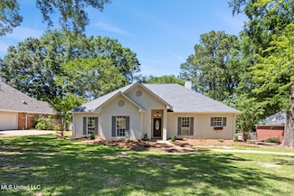 205 Woodrun Dr, Ridgeland, MS 39157