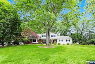 66 Hoffman Ct, Rivervale, NJ 07675