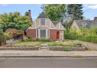 4434 E Burnside St, Portland, OR 97215