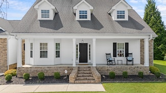 8746 Streamside Dr, Ooltewah, TN 37363