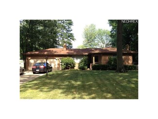230 Kerrywood Dr, New Middletown, OH 44442