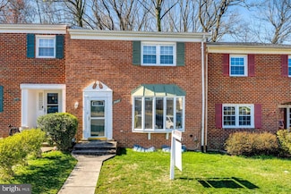 7437 Jayhawk St, Annandale, VA 22003