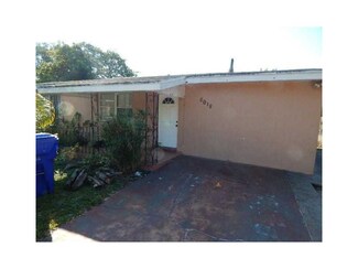 6018 Wiley St, Hollywood, FL 33023