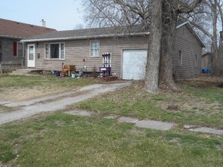 1120 W 3rd St, Cameron, MO 64429