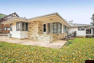 606 606 N State St, Waseca, MN 56093